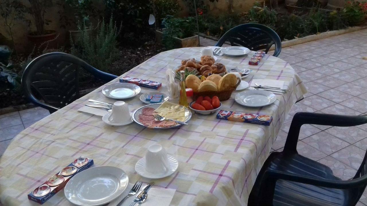 Bed And Breakfast Hibiscus อาลเกโร ภายนอก รูปภาพ