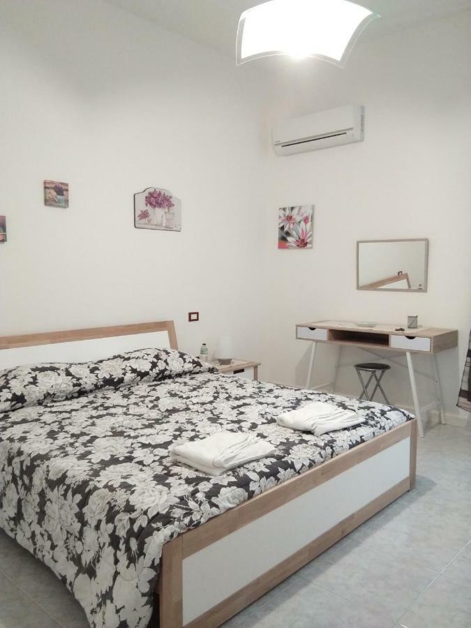Bed And Breakfast Hibiscus อาลเกโร ภายนอก รูปภาพ