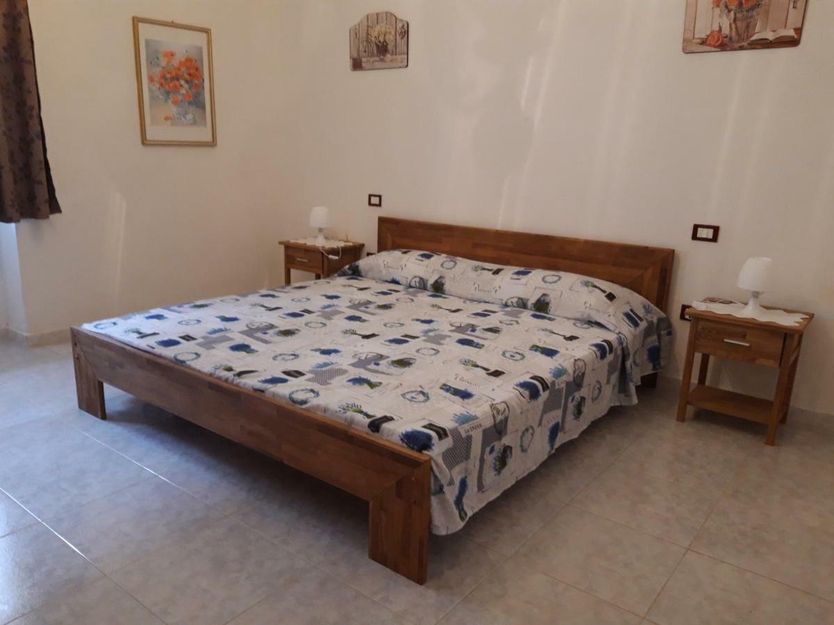 Bed And Breakfast Hibiscus อาลเกโร ภายนอก รูปภาพ